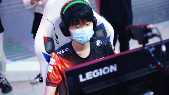 同样令人瞩 同样令人瞩